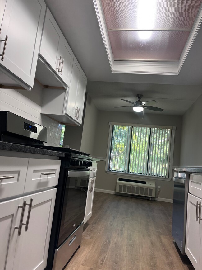 Photo - 121 Wellington Ct Unit 3I