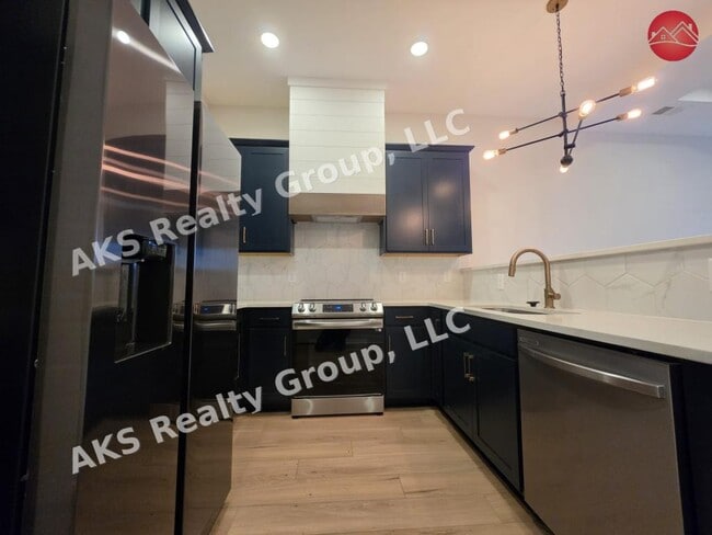 Photo - 1164 Windsor Sq