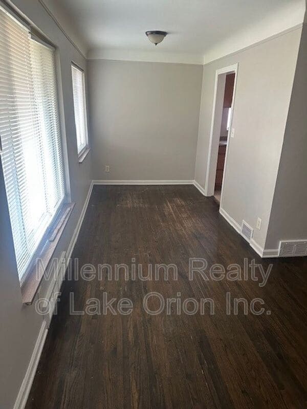 Photo - 19288 Lahser Rd