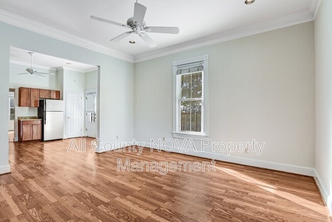 Building Photo - 8753 Signal Hill Rd Unit 2