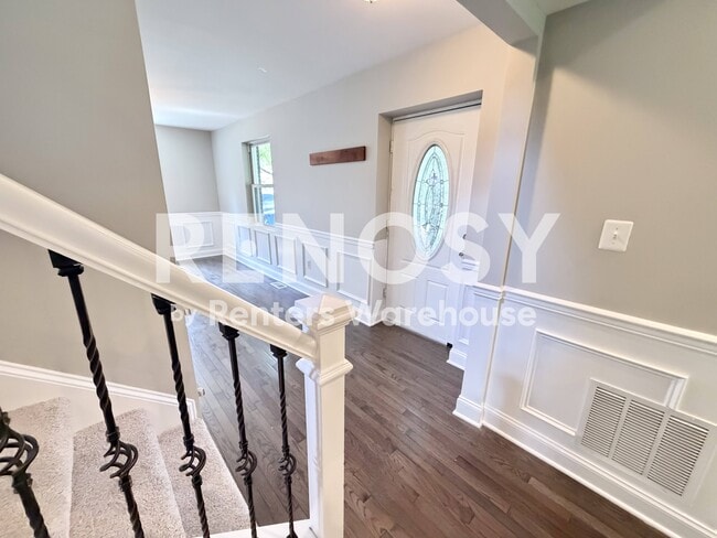 Photo - 601 Warwick Rd