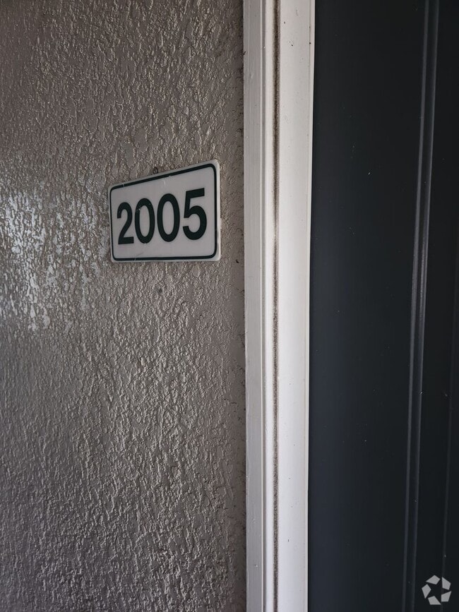 Building Photo - 2005 Unit 2005 Rental