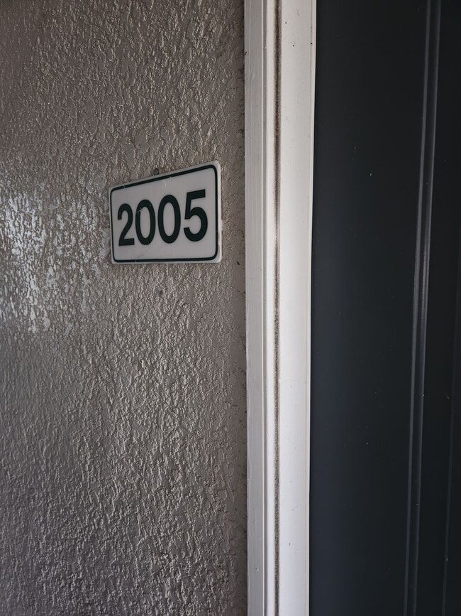 Building Photo - 2005 Unit 2005 Rental