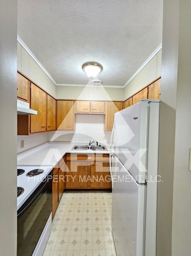 Photo - Spacious Top Floor 1 Bd - 1Ba Apartment in Fountain City! Unit #3