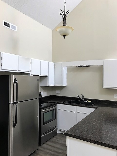 Photo - 1891 Colony Dr