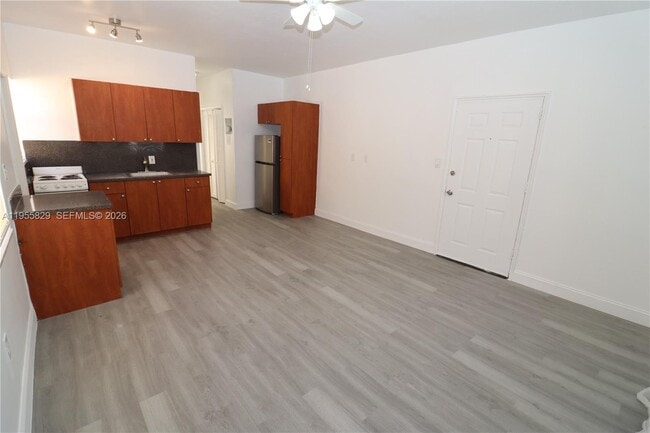 Building Photo - 835 83rd St Unit 6