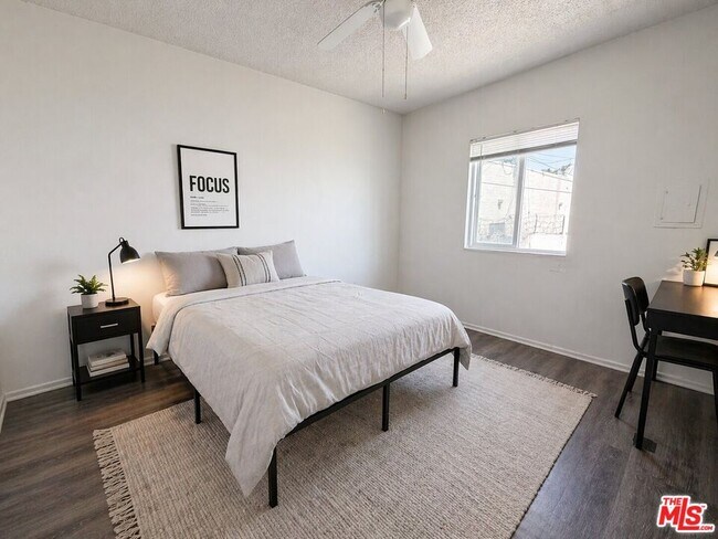 Photo - 1133 W 36th Pl