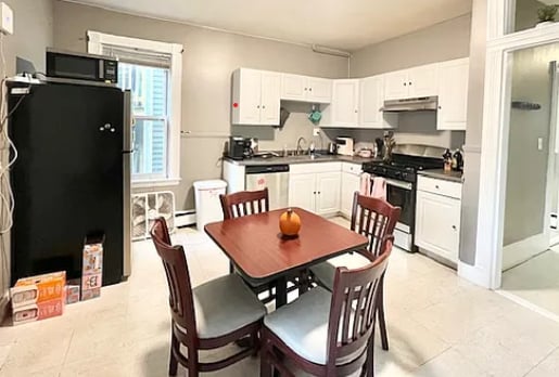 Las imágenes son muestras representativas de la unidad anunciada. Las unidades reales mostradas durante los recorridos pueden variar. - 168 Hillside St Unidad 5