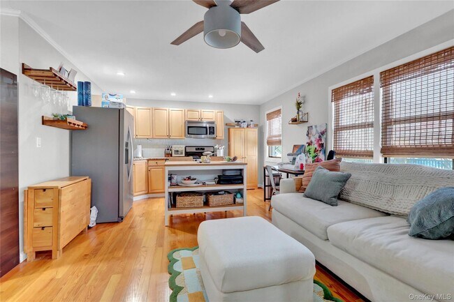 Photo - 65 W Broadway Unit 10A