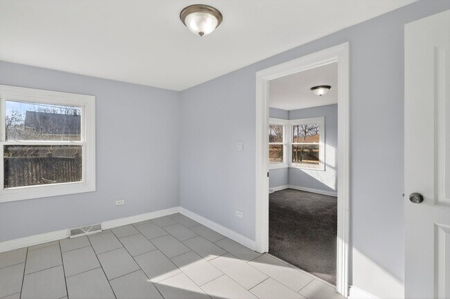 Photo - 13812 Kanawha Ave