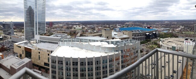 Photo - 4 W Martin Luther King Jr Blvd Unidad ID1344184P