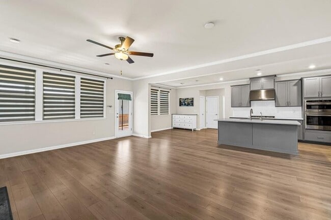 Photo - 405 Founders Walk