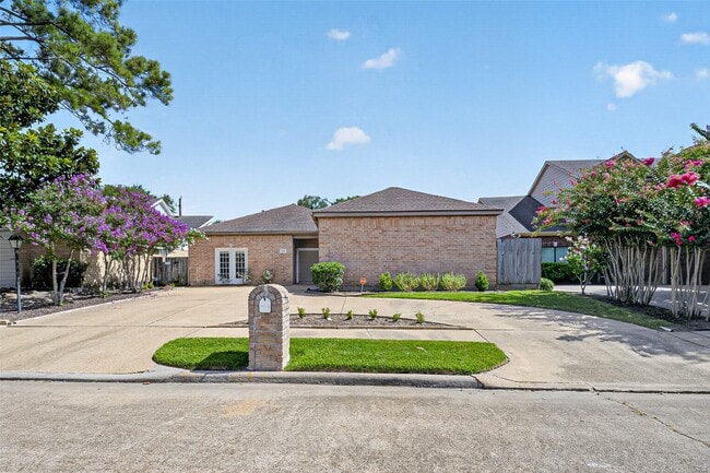 Photo - 10310 Chevy Chase Dr