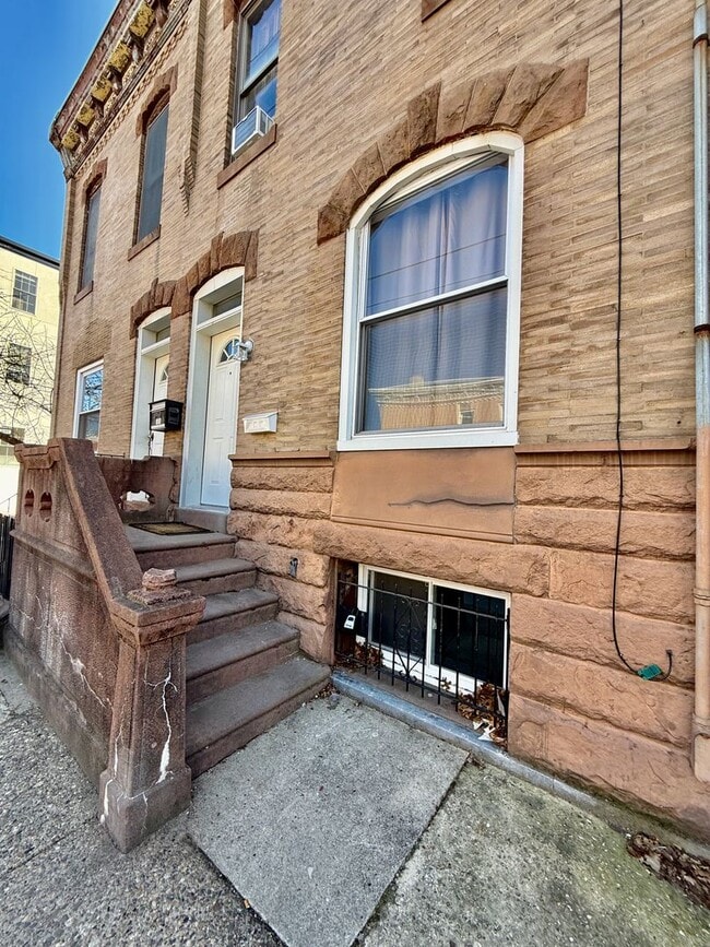 Photo - SPACIOUS & MODERN 3 BED/2.5 BA HOUSE w/ AC-Inlaid HARDWOOD Flooring-WASHER/DRYER & Rear PATIO in ...