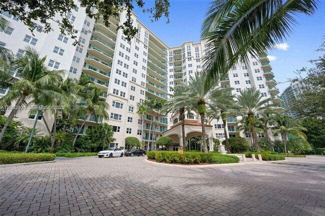 Photo - 20000 E Country Club Dr Unit 906