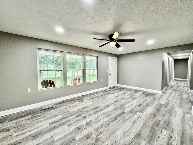 Photo - Londonderry House