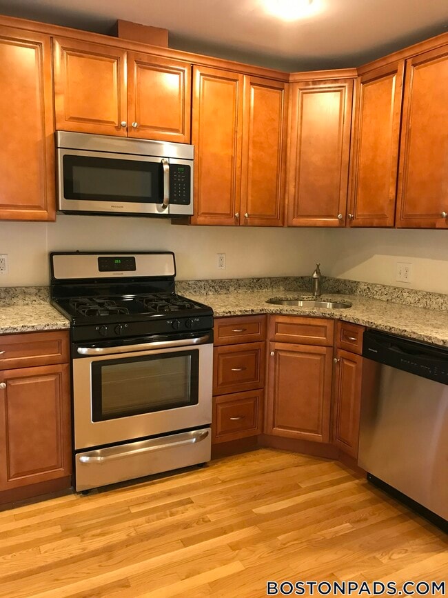 Photo - 11 Leverett St Unit 3