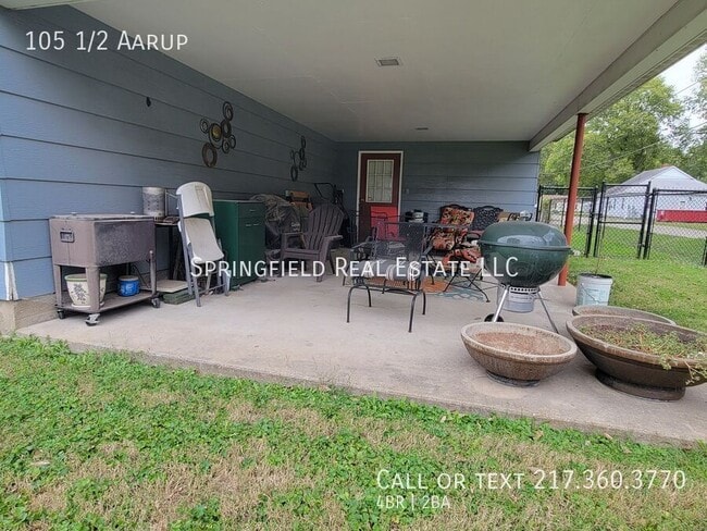 Photo - 105 1/2 Aarup-