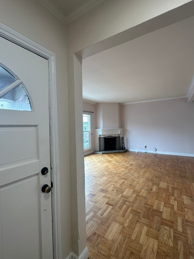 Building Photo - 245 Concord St Rental