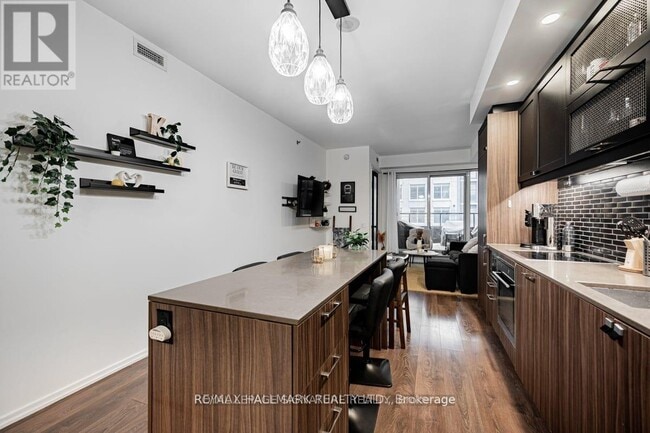 Photo - 783 Bathurst St Unité 227