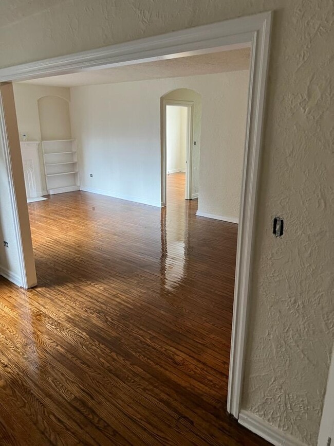 Seeley Apartments