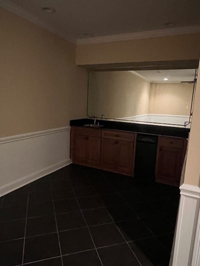 Photo - 2 bed 2.5 Condo- Great Location!