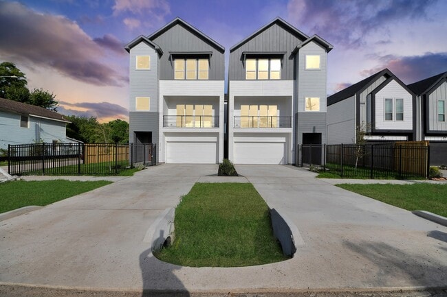 3312 Live Oak St