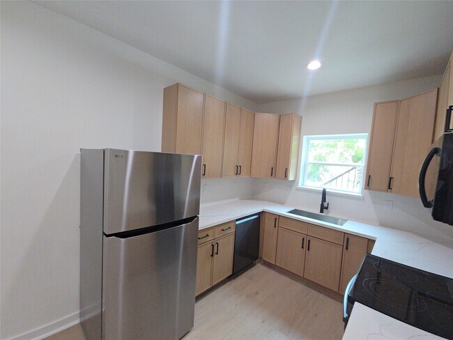 Photo - 8101 Venus St