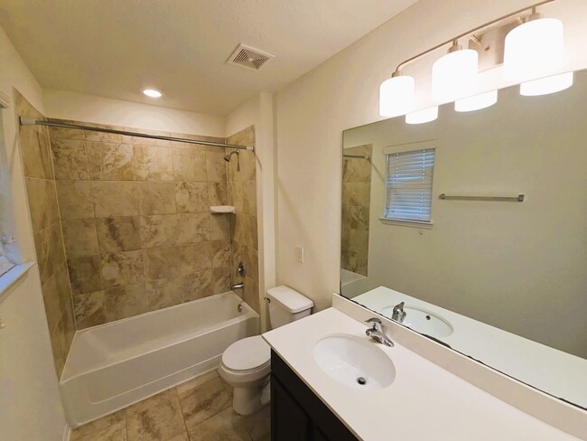 Building Photo - 16626 Cliff Vale Ct