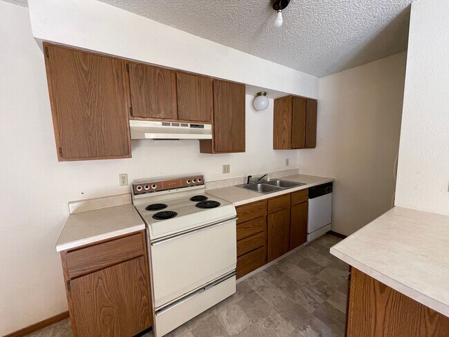 369-375 Westchester Square S