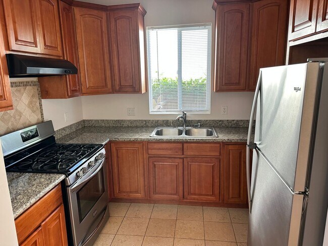 Photo - Large home near berkekey bowl