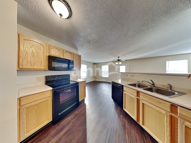 Photo - 1221 Redwood Dr