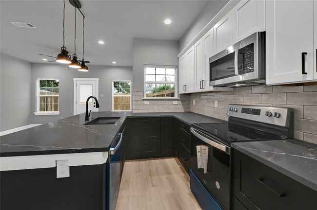 Photo - 7415 Hezekiah Ln