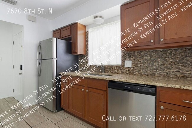 Photo - 7670 8th St N