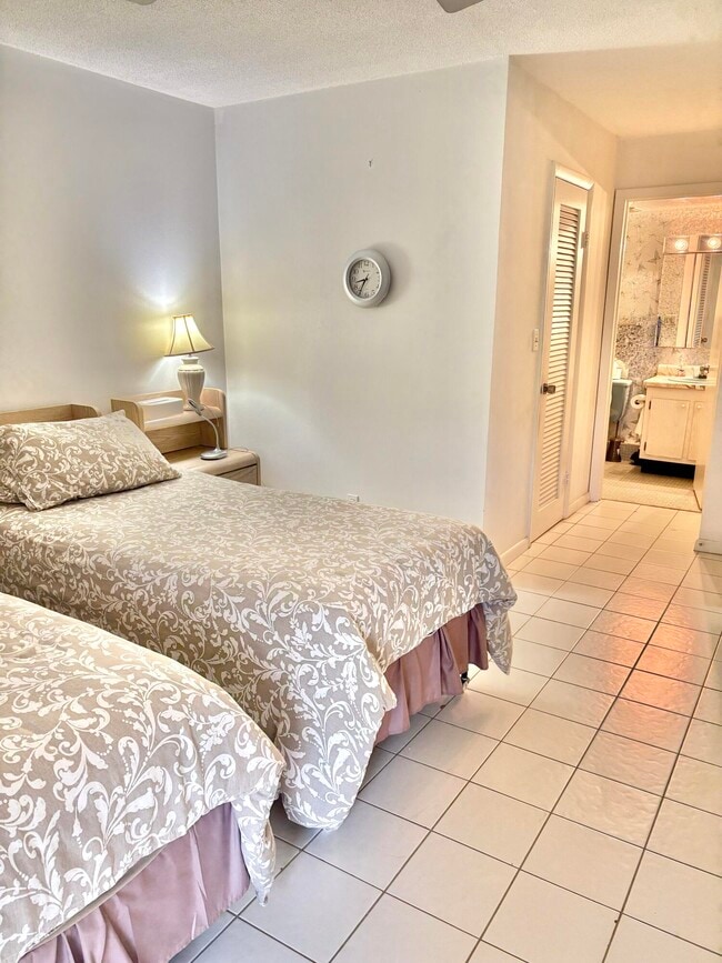 Photo - 19 Golfs Edge