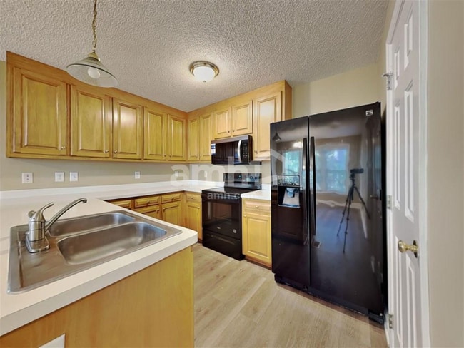 Photo - 204 Machost Dr