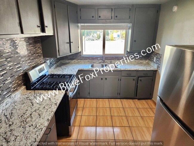 Photo - 5952 E 25th St