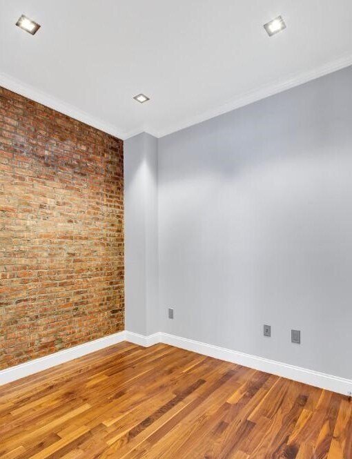 Photo - 329 E 58th St Unit A