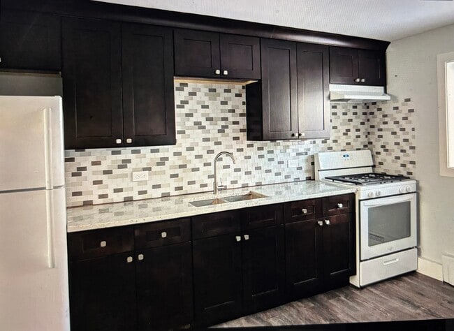 Photo - 506 E 9th St Unit 1