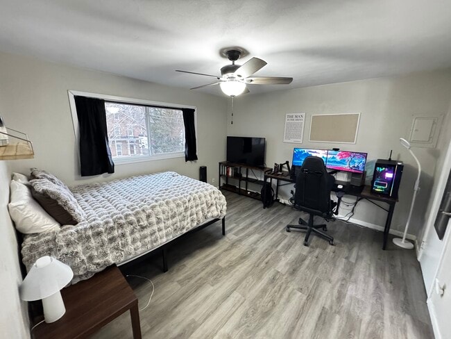 770 University Ave Unit 4