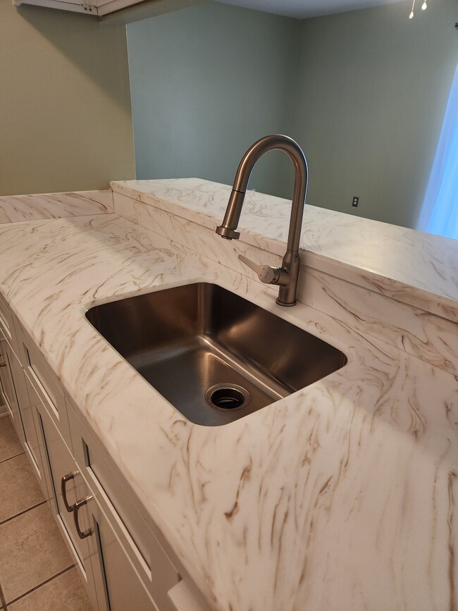 Kitchen - 608 Woodhollow Dr Unit 608