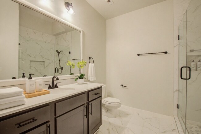 Photo - 705 Main St Unidad 505