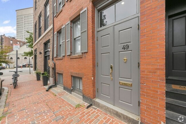 Building Photo - 49 Winchester St Rental