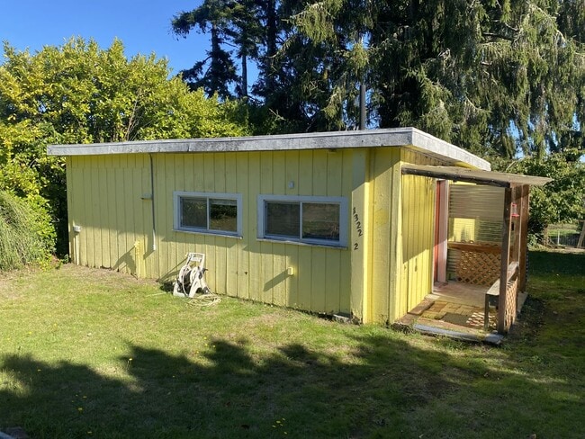 Building Photo - S Montesano St (1322) Unit 2