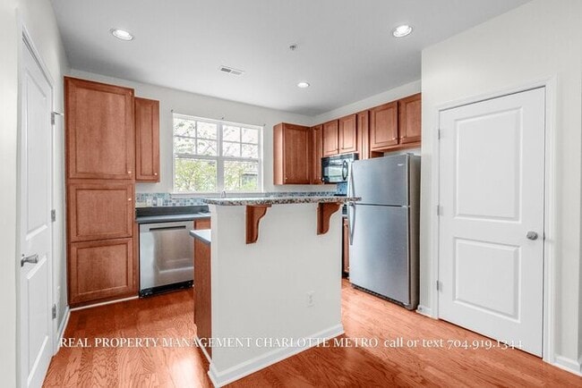 Photo - Charming 2 Bed, 2 Bathroom city Retreat Near Uptown Charlotte & Greenway Access