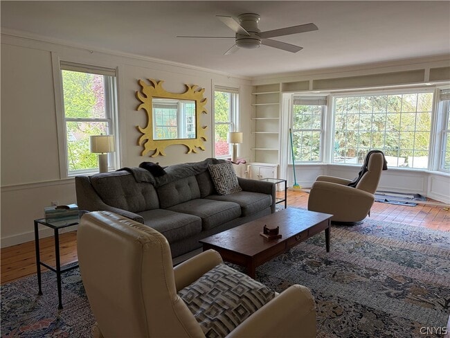 Photo - 209 Warren St
