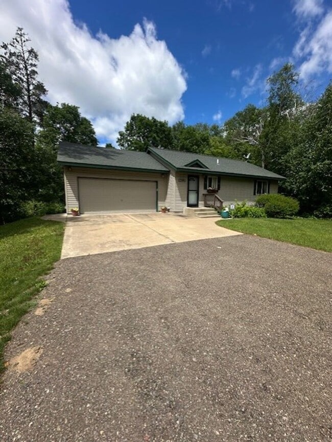 Photo - Breezy Point Home 3 bedroom, 2 bath, 2 car Garage