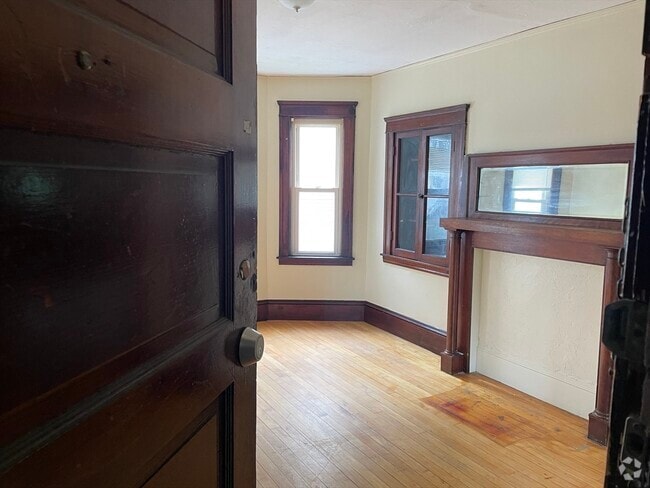 Building Photo - 10 Agawam St Unit 2 Rental