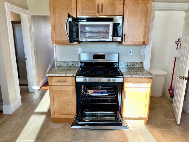 Photo - 18 Messenger St