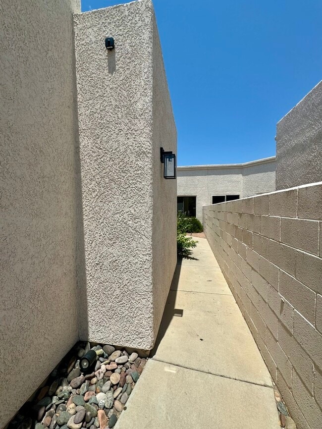 Photo - FOR RENT